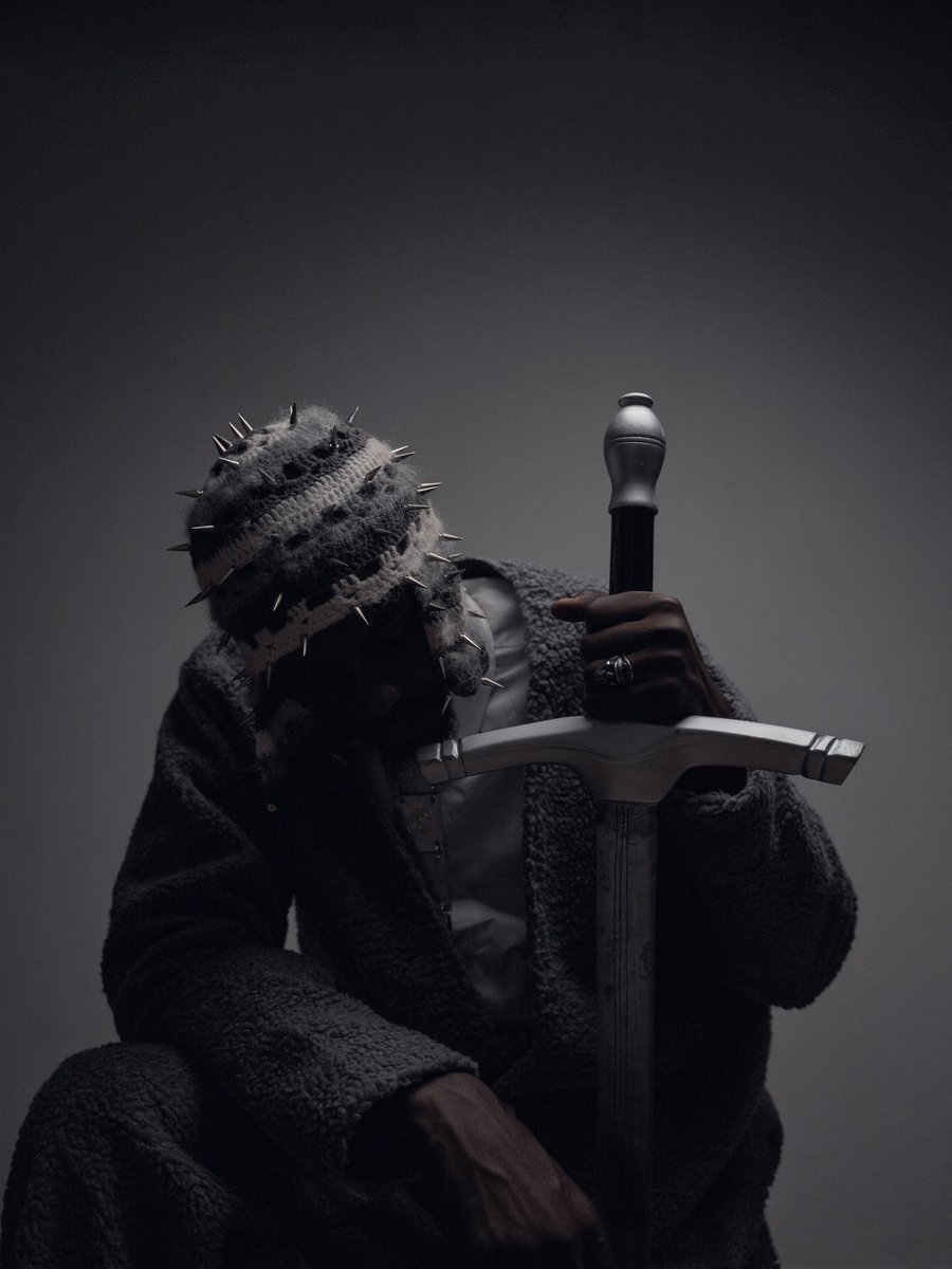 _warsheep_'s tweet photo. They laughed, & watched, then prayed a savior.
But no heroes see this sunset, no purity in mud.
This is whatβs left when the performance ends.
The world will Warsheep πͺβοΈ
πΈ: @kothegrapher
πͺ: @sirenhooks
π: @certifiedfahlil
βοΈ: @artivecreed
#stayfrosty #ogidi #noheroes https://t.co/o2IgVcd8wo