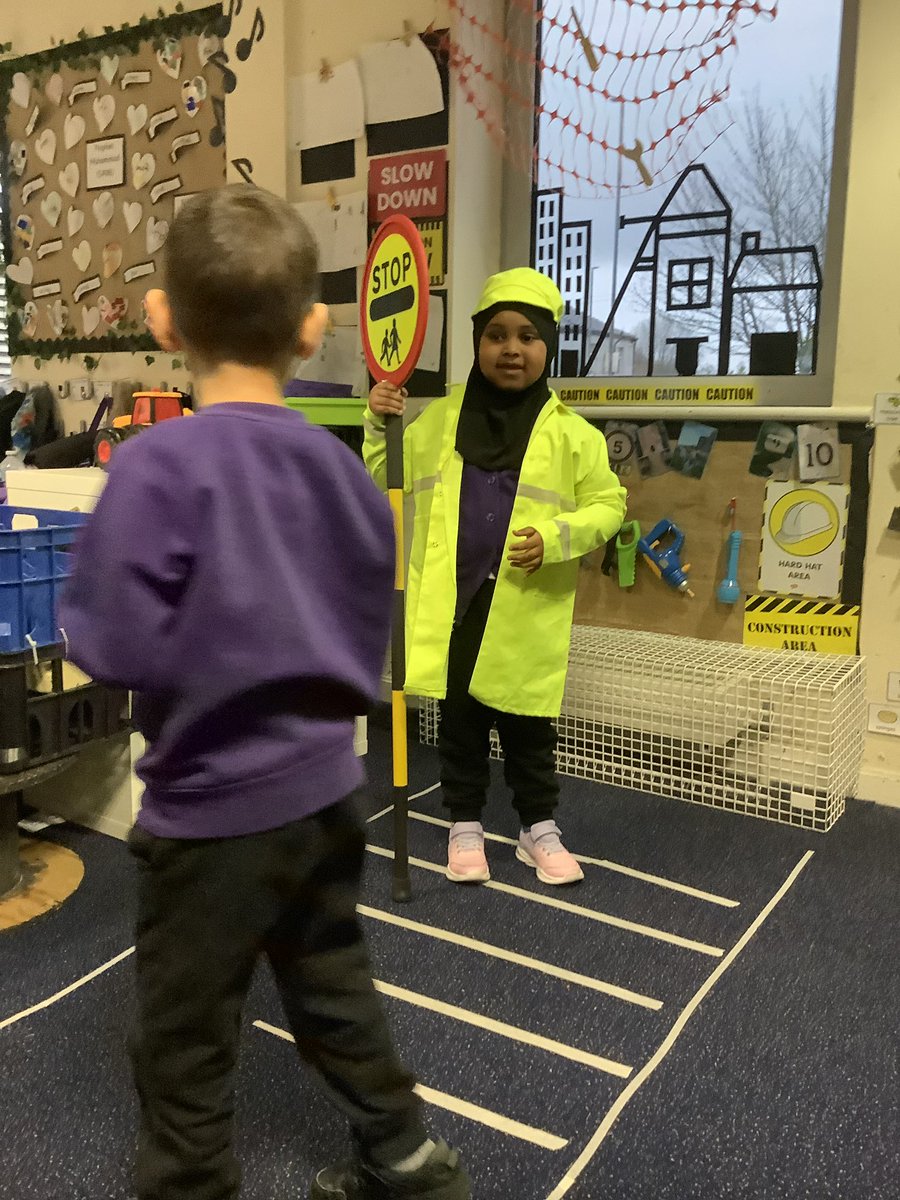 olive_bolton's tweet image. Our #EYFS pupils practice their learning from @SueTinker19 #RoadSafety #PeopleWhoHelpUs #Bolton #Safety #Ambition #Teamwork #WeAreStar #Inspired
