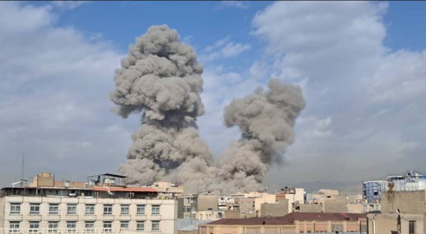 idextratime's tweet image. 🚨 BREAKING: serangan rudal Israel dukungan Amerika Serikat mengenai sekolah dasar di Minab, Iran bagian Selatan, dan sejauh ini dikonfirmasi telah menewaskan sekitar 24 siswi. 🥀

📰: @AJEnglish