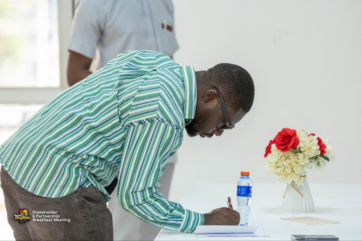 hypemyregiongh's tweet photo. Grateful to the corporate leaders, institutions, and partners who joined the Hype My Region Stakeholder &amp; Partnership Engagement. Together, we’re advancing youth enterprise, regional activation, and inclusive economic growth across Ghana. 

#HypeMyRegion #HMR2026 #Partnership https://t.co/GpJPLmlbAb