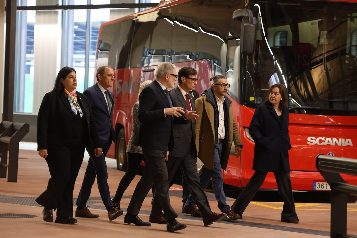 salvadorilla's tweet photo. Inaugurem la nova estació d'autobusos de Lleida, una infraestructura clau per a la mobilitat, que ens permetrà activar totes les capacitats del territori, generar la prosperitat que necessitem i garantir la cohesió social.

Avui guanya Lleida i guanya Catalunya.

#FonsUEcat https://t.co/XnvDnxcQvN