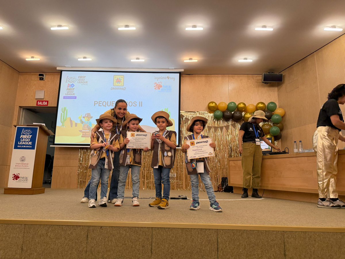 Nuestros Pequepacos son unos constructores de primera. ¡Bravo! <a href="/FLL_Salamanca/">FLL Salamanca</a> <a href="/IngenieraSoy/">Ingeniera Soy</a>