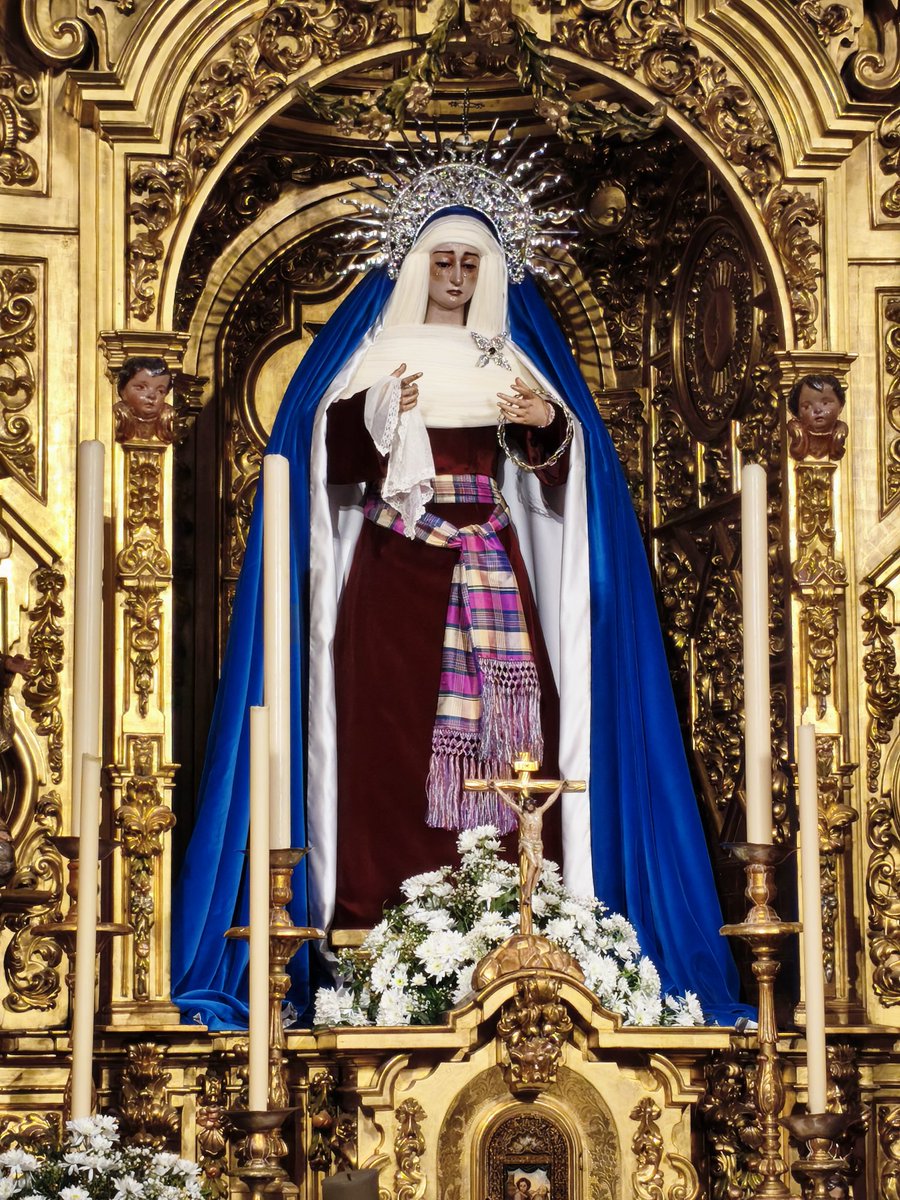 AlbertonsiF's tweet photo. Ella nunca está sola... 
#SábadodeSoledad   #SoledadSanLorenzo https://t.co/fwhF83OQC5