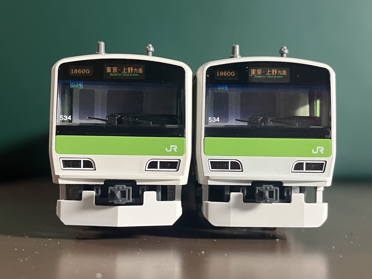 1702F_Mei7's tweet photo. 旧製品のスカート変えた瞬間見覚えしかない電車で神 https://t.co/vSlIRLe9DD