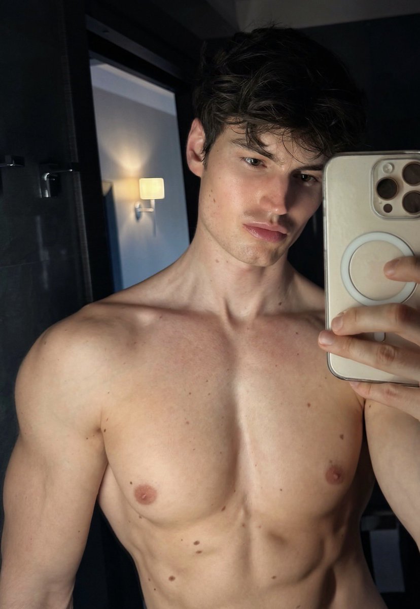 Pllazer ⋆ tweet media