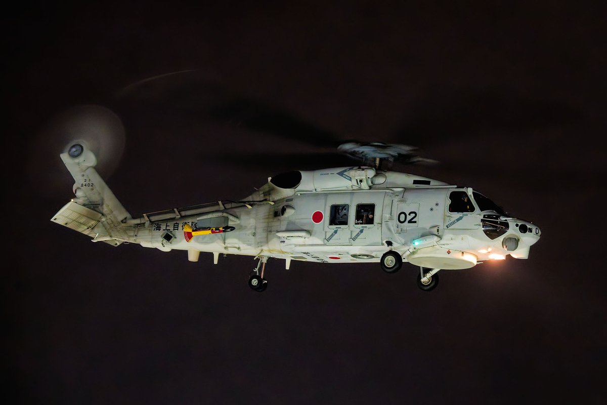 昨日は会社の帰りに東扇島東公園で実施されたヘリコプター夜間離着陸