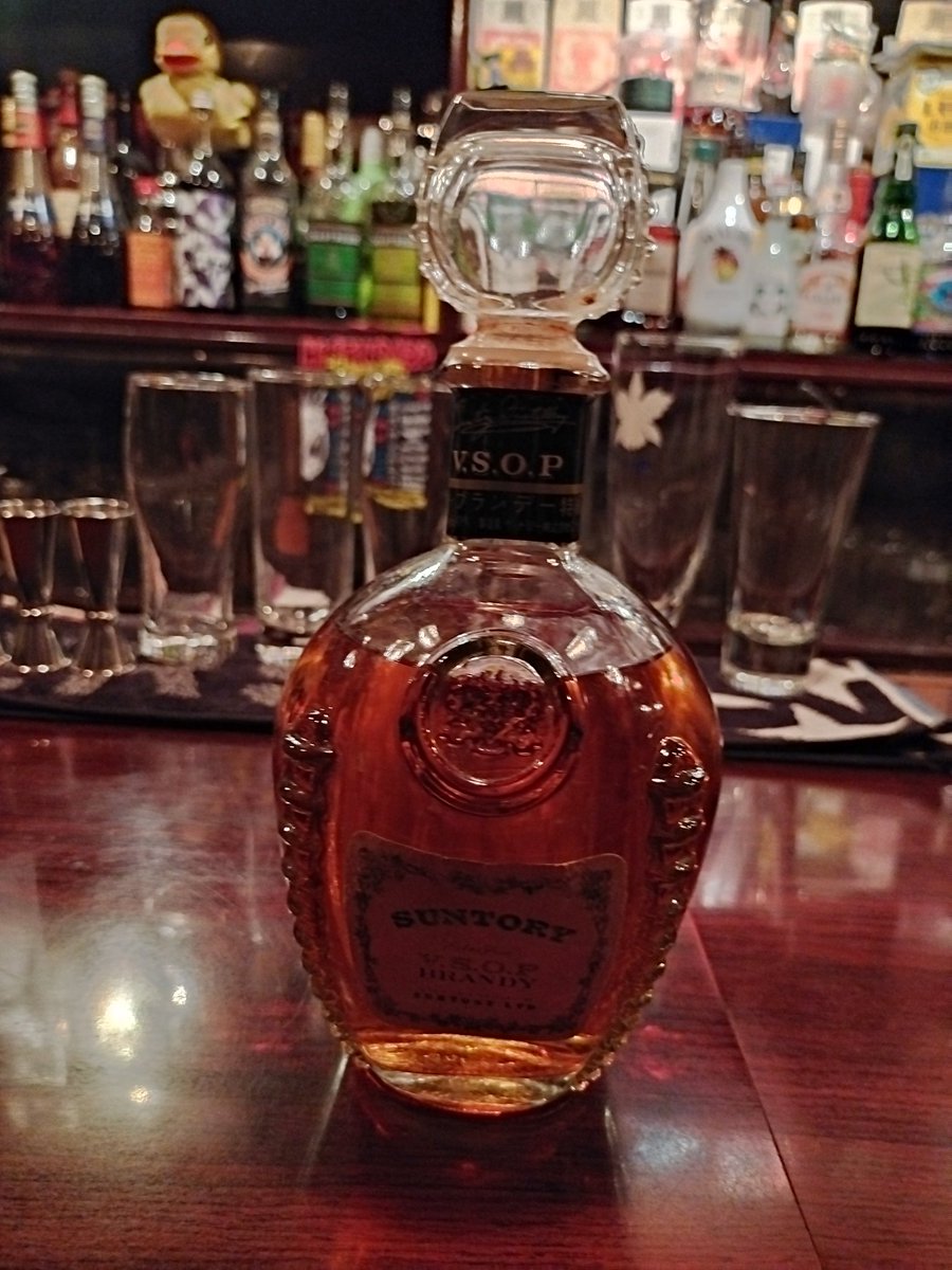 merokoa202's tweet photo. 営業日数が少ない2月。最終日が土曜。開店前までミスが多かった一日…しっかりしなくてはいけませんし成績を残さなくちゃなりません。メロコアBARは日付変更の朝5時まで。どうぞ宜しくお願いします。#BRANDY #vsop #西新 #博多 #天神 #中洲 #赤坂 #大濠公園 #六本松 #高取 #Zepp福岡 #France #SUNTORY https://t.co/YfnEnjgrNc