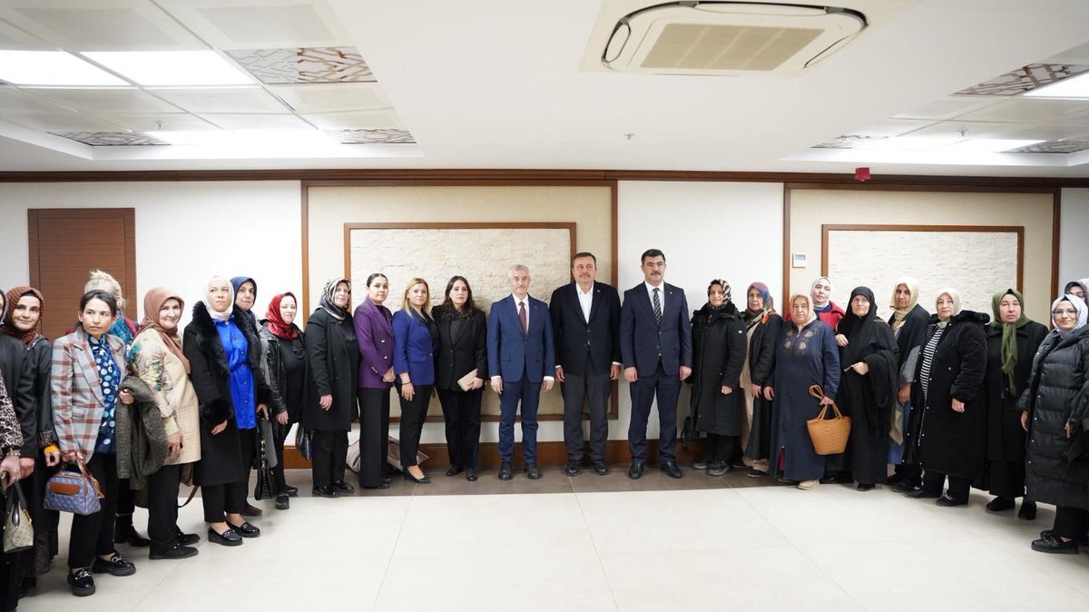 AK Parti Şahinbey Teşkilatı olarak, Ramazan ayının manevi atmosferinde birlik ve beraberliğimizi pekiştirdiğimiz iftar programımızı yoğun katılımla gerçekleştirdik.

Genel Merkez Yerel Yönetimler Başkan Yardımcımız Sayın Bilal Uçar,
Genel Merkez AR-GE ve Eğitim Başkan Yardımcısı