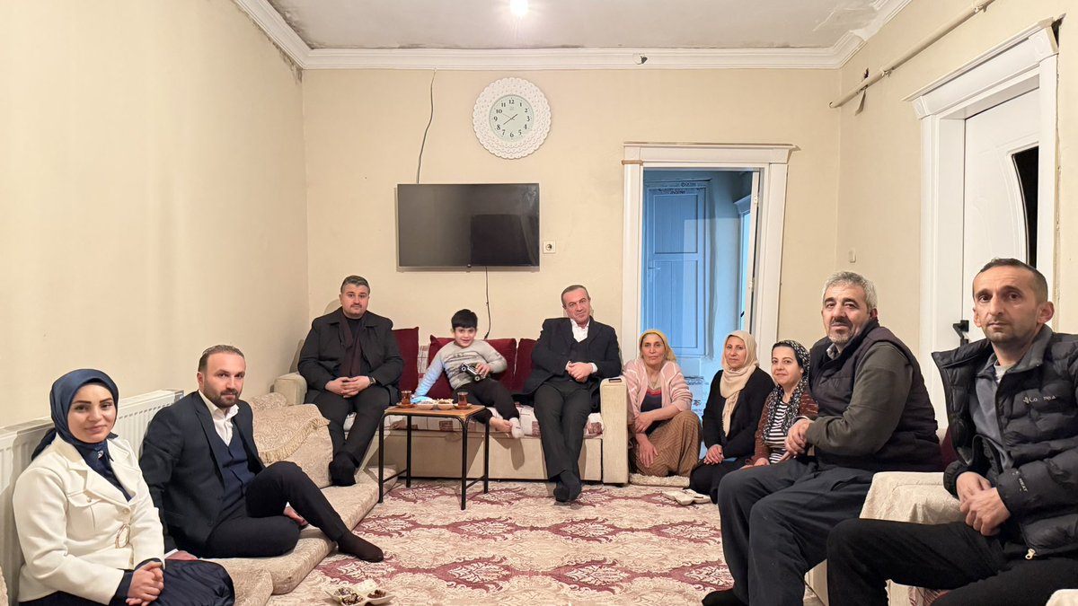 📍 Hakkâri

Genel Merkez İl Koordinatörümüz Sn. <a href="/byildiz63/">Bahattin Yıldız 🇹🇷</a> ve İl Kadın Kolları Başkanımız Sn. <a href="/GunesHyv/">Güneş Hayva</a> ile birlikte,
Dayan Ailesi’nin iftar sofrasına misafir olduk.

Rabbim birliğimizi, muhabbetimizi ve kardeşliğimizi daim eylesin. 

<a href="/RTErdogan/">Recep Tayyip Erdoğan</a>
<a href="/Akparti/">AK Parti</a>
<a href="/abuyukgumus/">Ahmet Büyükgümüş</a>