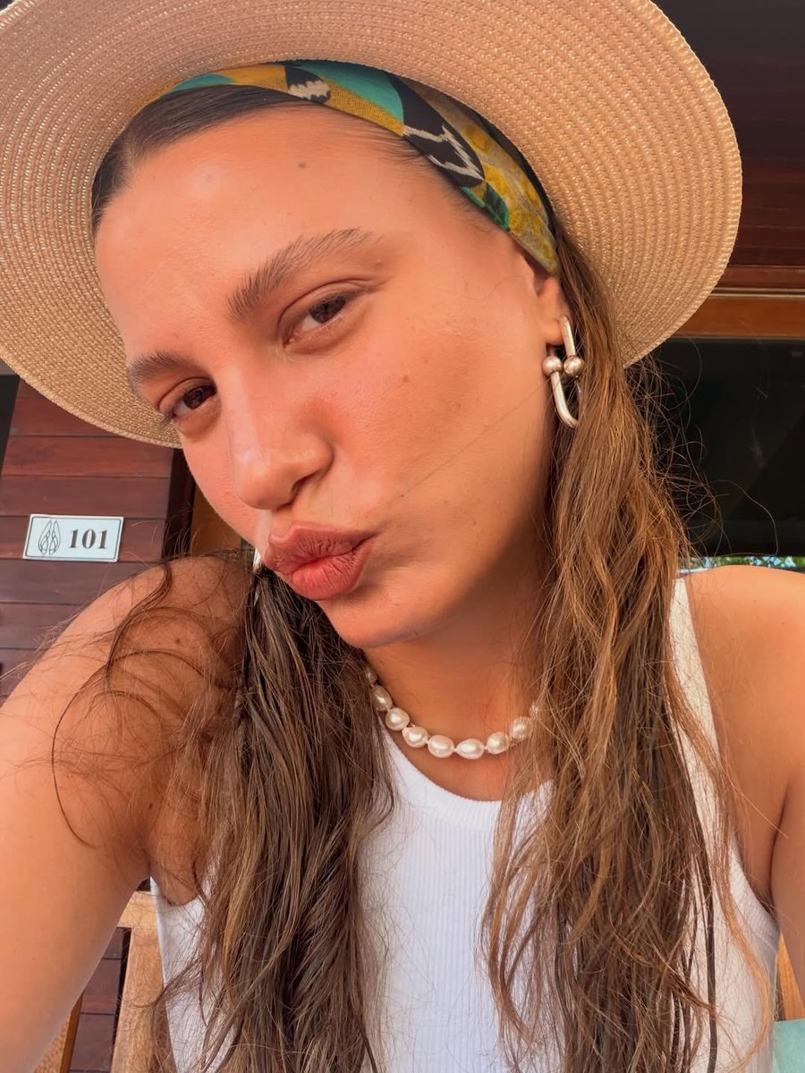Serenay Sarıkaya, yeni fotoğraflar paylaştı. ❤️‍🔥