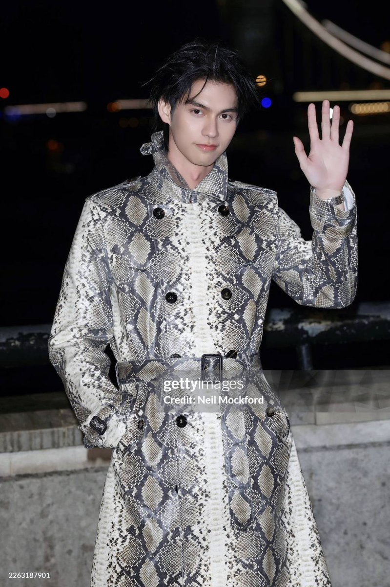 จริงๆแล้ว ศลป.ไทยเราก็รอดกล้อง getty เยอะเลยนะฮะ ส่วนเราก็ภูมิจายยยยเมนเราเพราะน้องไบ๊คือ 1 ในนั้น #bbrightvc <a href="/bbrightvc/">bright</a>