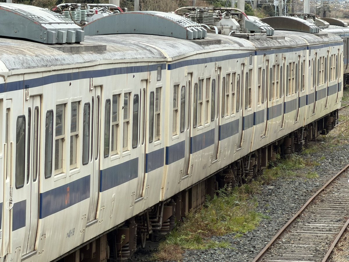 側面もかなりサビが目立ち、 長年活躍してきた軌跡が見える。 本当に