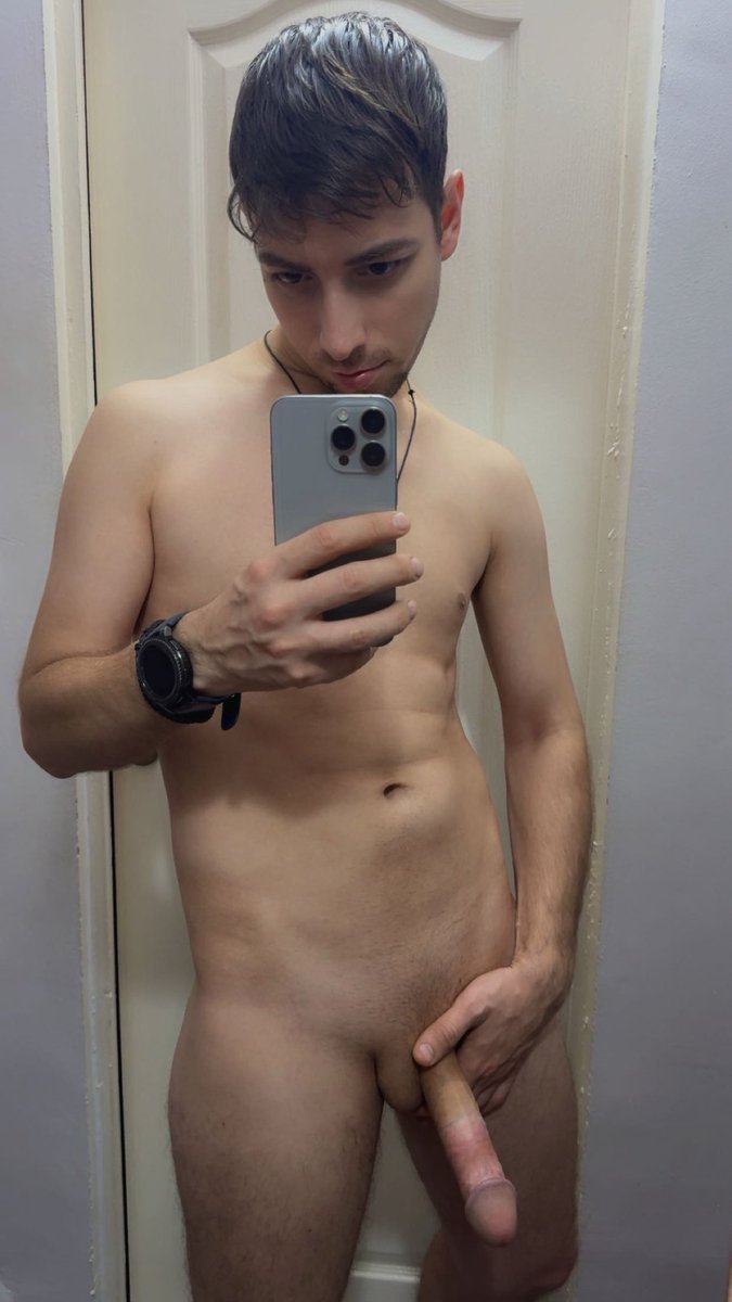 andrew210822's tweet photo. Would you 🍌?😋😋😋🍑 https://t.co/gtT99FzQYd