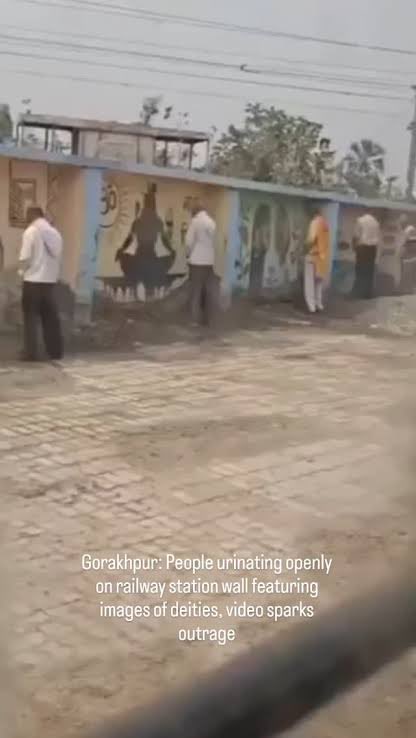 samabhi001's tweet photo. @Aayush33810l @HindustanKiArmy @Biharibabu1431 @BRAHMAN_BR28 @DIPAKDI32659395 @HPhobiaWatch @arya88888 @Katta_pa Gay shee ram https://t.co/jorQPhdaFX