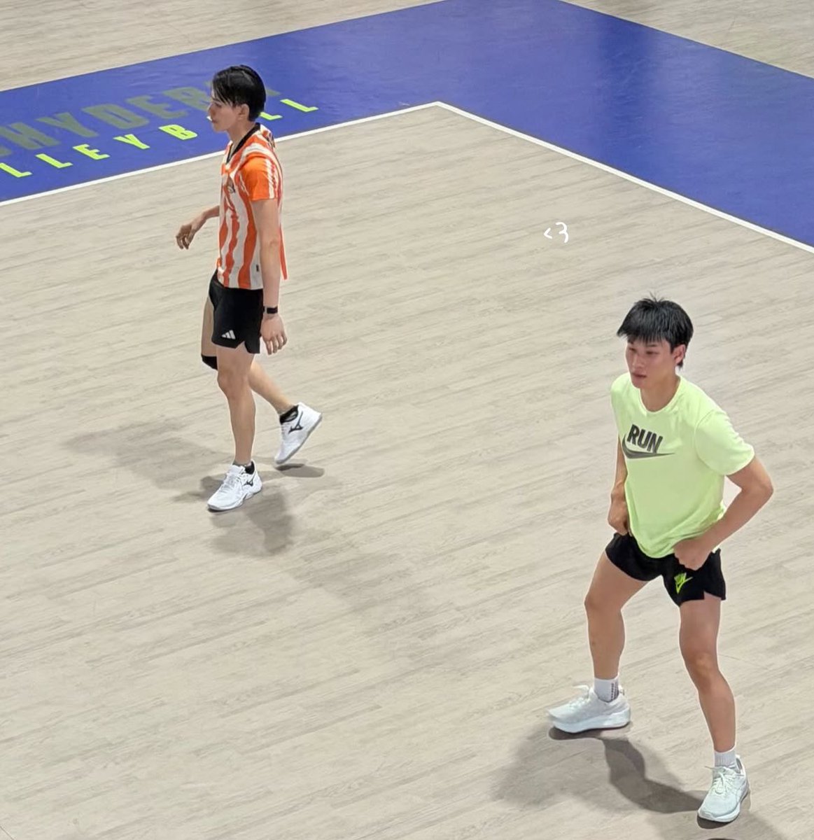 วันนี้ไปเล่นวอลเลย์มาสนุกม้ายน้อออ แล้วคนนึงเสื้อส้ม คนนึงเสื้อเขียว เด่นสุดในสนามไม่ลืมที่จะเริ่ด 5555555555555555555555555555555555555555555555555

#ต้าห์อู๋ออฟโรด #DaouOffroad