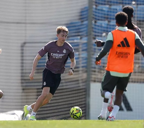 🚨 DEAN HUIJSEN con el grupo.

¡QUÉ GRAN NOTICIA! 😍👏🏻