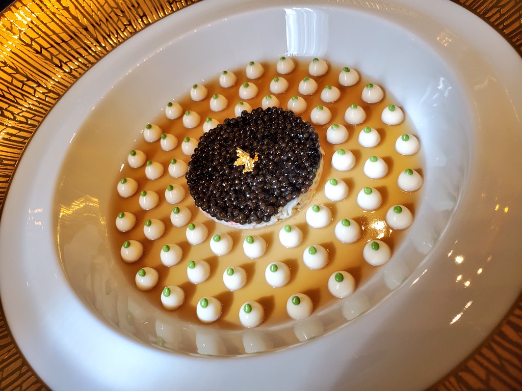 sukia8rm's tweet image. 念願の‼️
ジョエル・ロブション恵比寿🍽️

キャビアアンペリアルは勿論、
和牛のローストや食べ放題のパンやデザート全てとても美味しかった🍰
流石、ミシュラン3つ星ですっ🌟

#ジョエルロブション
#キャビアアンペリアル
#michelin
#恵比寿