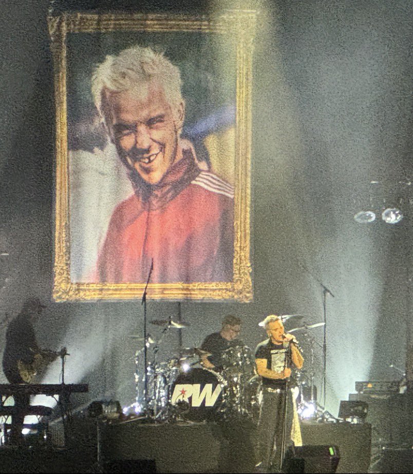 anitasethi's tweet photo. If #Manchester wasn’t exciting enough with the Greens win, it’s #BRITSweek & I was treated to some
90s nostalgia last night at an exclusive gig by Robbie Williams @factoryintl @WarChildUK 🎸🎤🎵 #Brits2026 #Britawards https://t.co/NiieHAZI6x