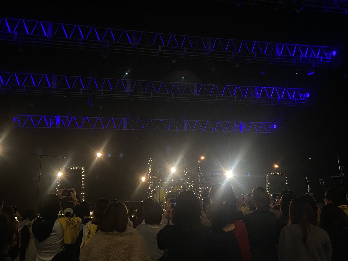 skn0915's tweet photo. クジラ夜の街「STARDUST JOURNEY」
とても、食らいました
朗読みたいで、演劇みたいで、痛いくらい音楽でした
いくつも好きな曲が聞けてしあわせ〜 https://t.co/46Jlmv62tP
