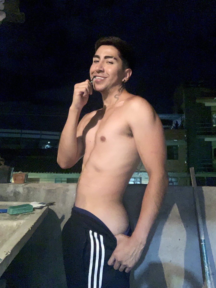 Bol iviano Hot tweet media