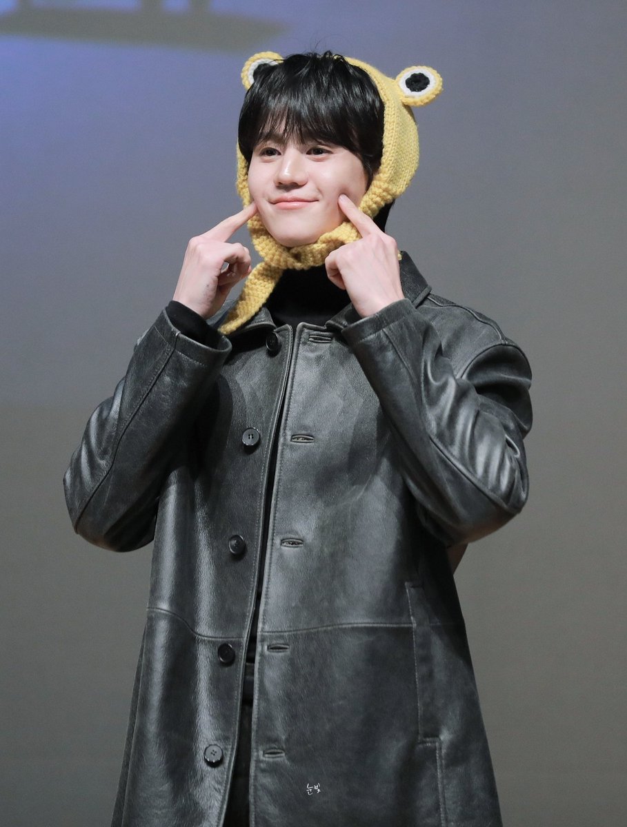 느무 귀여워ㅜㅠㅠㅠㅠㅠㅠ 참나ㅜㅠㅠㅠㅠㅠ

260228 예사 팬싸 #요섭 #양요섭