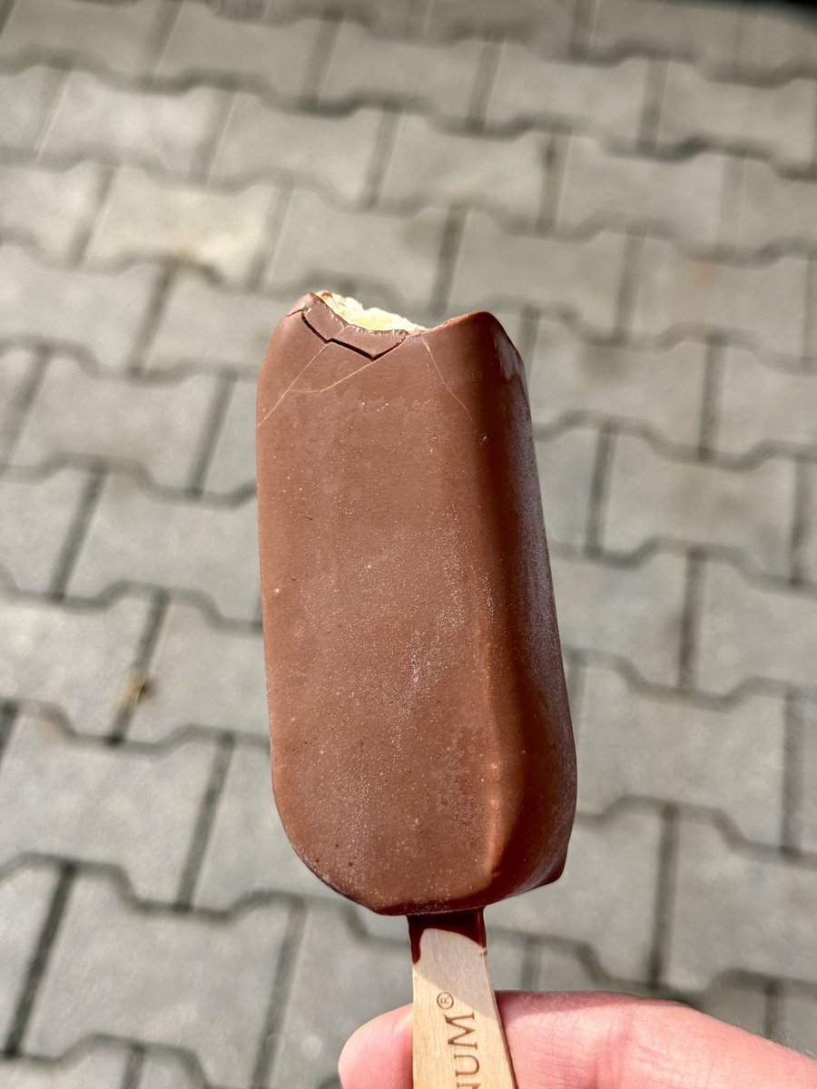 Supermarkt, Parkplatz, Magnum 😋😁😊😎