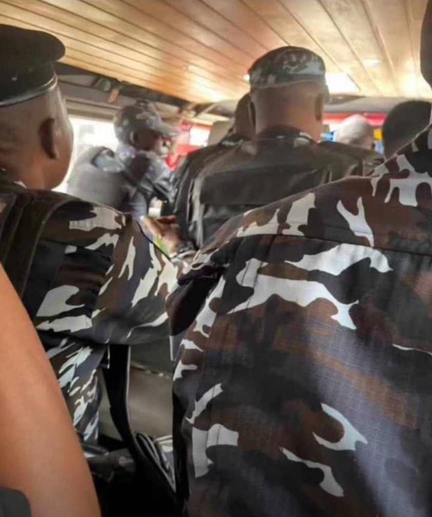 Where all those  musky family, na them I de find now I don go just military