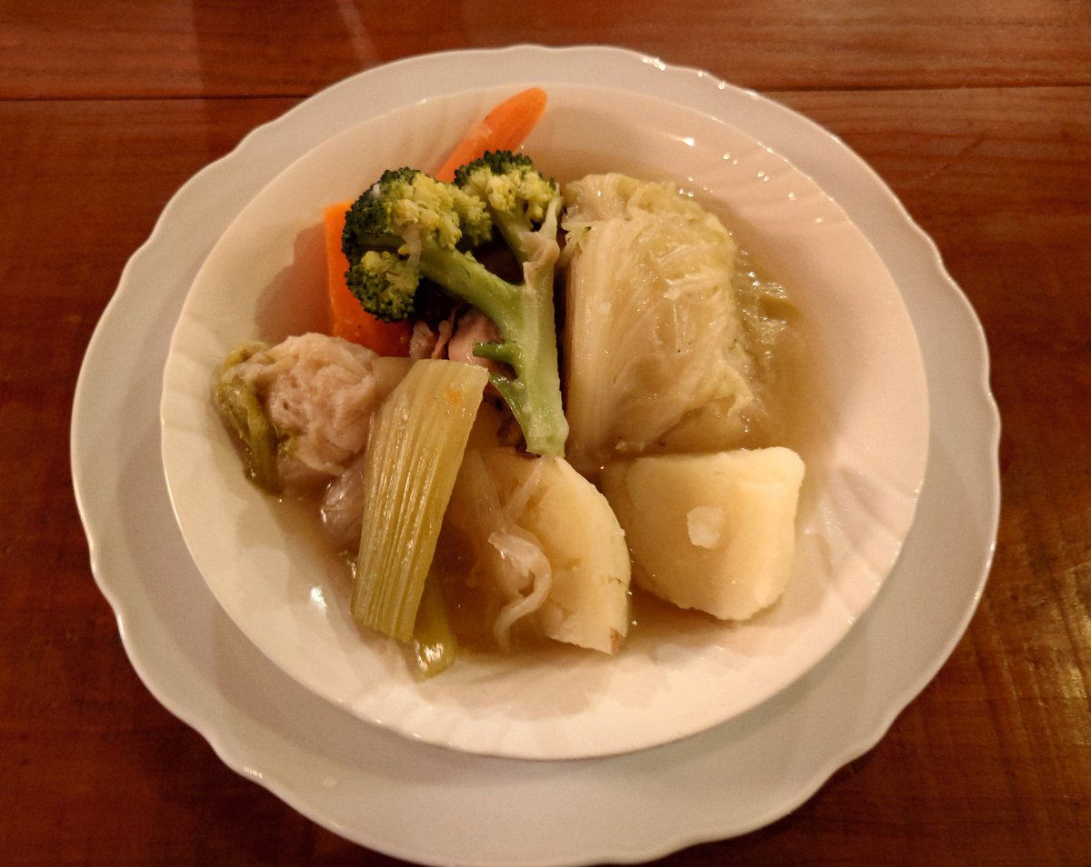 zizizi666's tweet image. ポトフおいしい！好み！野菜もチキンもやわらかくて、忙しかったからこそ染み渡る。
＃Cello