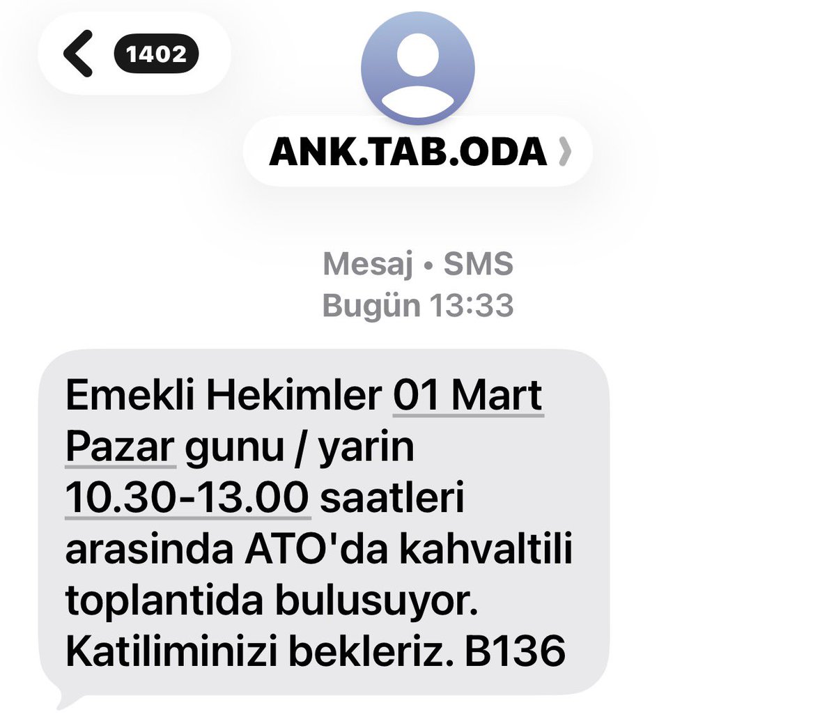DocDrOcyilmaz's tweet photo. Kurumların kültürel takvime duyarlılığı bir tercih değil, olgunluk göstergesidir.
Ramazan ayında kahvaltı daveti göndermek mümkündür.
Fakat mümkün olmak, her zaman zarif olmak değildir.

İnanç takvimine denk düşen bir dönemde, bazı üyelerin fiilen katılamayacağı bir organizasyon planlamak belki prosedürel bir eksiklik değildir;
ama incelik eksikliğidir.

Nezaket, çoğunluğa göre değil; hassas olana göre ölçülür.

@ankaratabipoda 
@ttborgtr