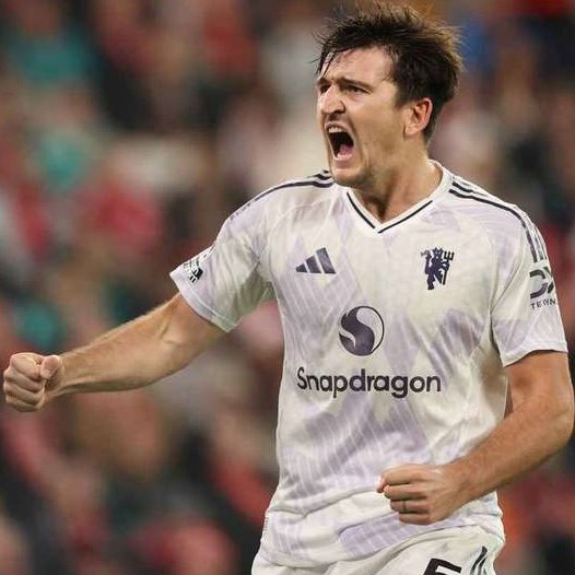 Happy Birthday to #MUFC Defender Harry Maguire <a href="/HarryMaguire93/">Harry Maguire</a> #MUFC_FAMILY 🔴⚪️⚫️🏴󠁧󠁢󠁥󠁮󠁧󠁿