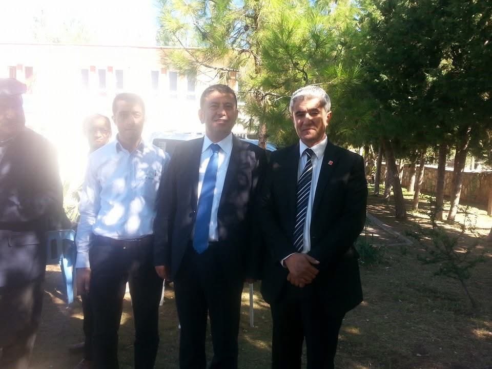 Değişmeyen yol arkadaşlıkları vardır,
Her gün daha da değer kazanan dostluklar vardır sayın <a href="/veliagbaba/">Veli Ağbaba</a>   
il başkanıydı,milletvekili ve genel başkan Yardımcıs…. 
makamları hep büyüdü, 
ama dostluğu abiliği gölgesi hep ilk günkü samimiyet ile olduğu yerde duruyor…
