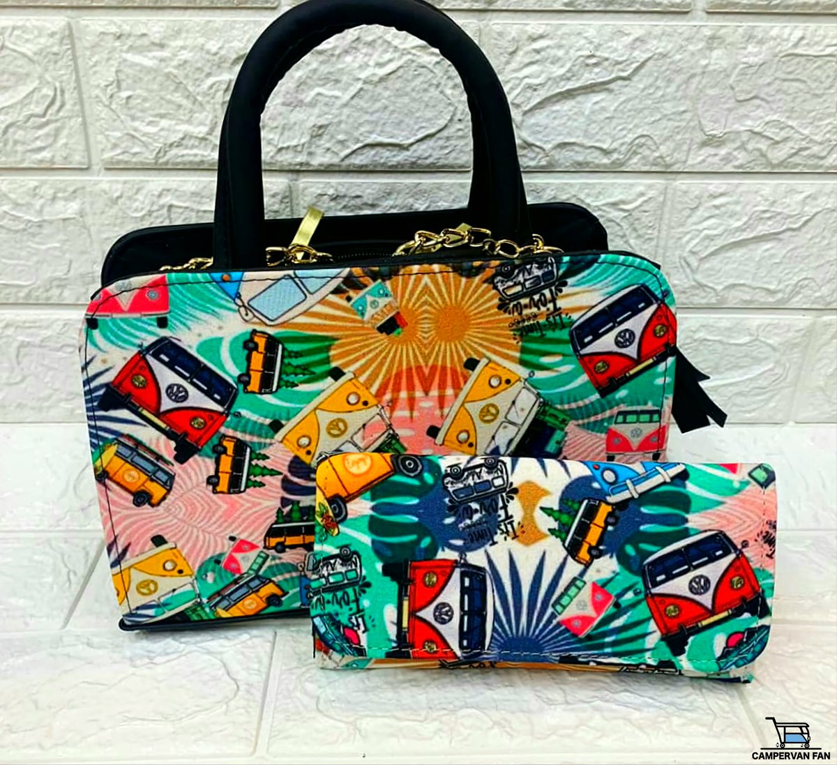 CamperFanPAGE's tweet image. Camiris' awesome bags are a colourful explosion of #VolkswagenCampers! 😊 #TravelInStyle