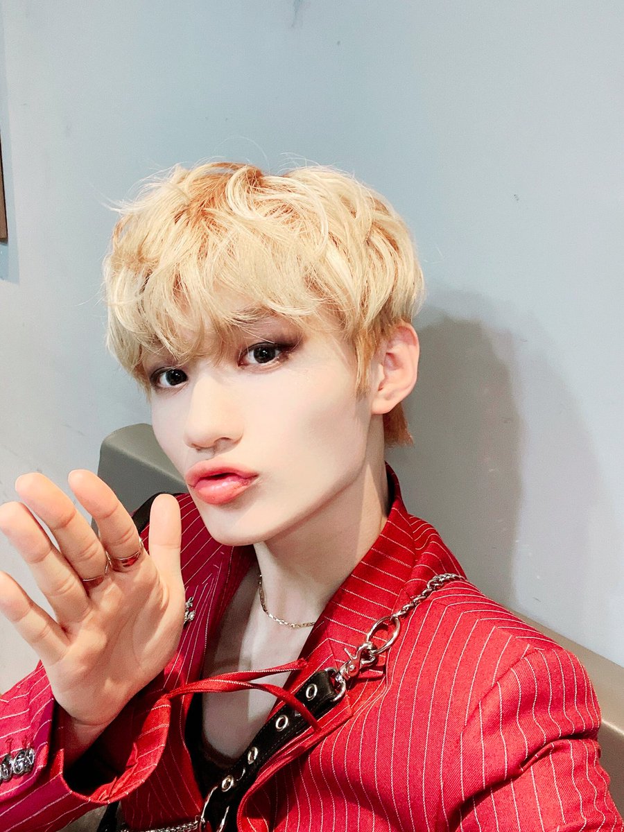 𝙾mg, #是·𝐩o͞c𝕜et·𔘓𝕤ized! 𝚈 el 𝐝𝕚a ha llegado, #𝚂u𝐩er𝕽e𝕒𝑙𝕸e finalmente salió y yo ando mega orgullosp de mis nenas, les juro que este temazo #𝕴tʼ𝕤𑁯·𓊈ℳag𝑛et𝐢c𓊉 y no pueden perderselo por nada en el mundo, lo tendrán en 𝕝oop. 

ant𝕚-𝐡ǝro͞ 雄 ✺ ⋆ #𝐧or𝕚