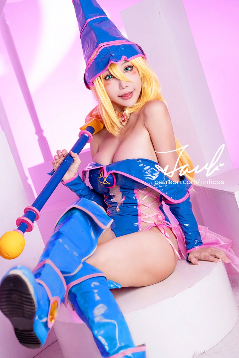 燼璃 JinLi cosplayer TW tweet media