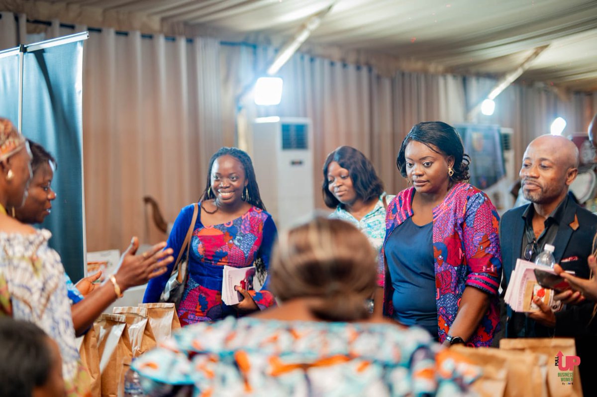 Incubateur Pull Up Business Women tweet media