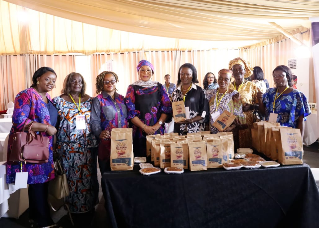 Incubateur Pull Up Business Women tweet media