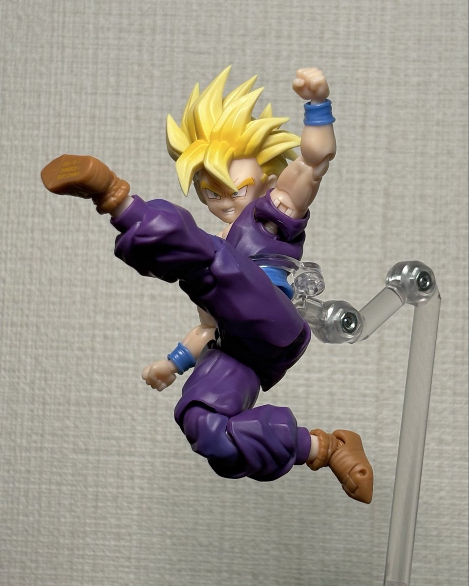 悟飯めっちゃええやん、なんで今まで買わなったんだろ

マントかっこいいし、可動域優秀なのに