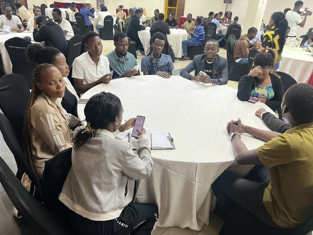 donaldmandima's tweet photo. Having fellowship at the Binance MeetUp Kampala.
Let’s learn more about #Binance  #binanceunlockafrica #BinanceLearningLab #Iran https://t.co/Bbklhp8J7C