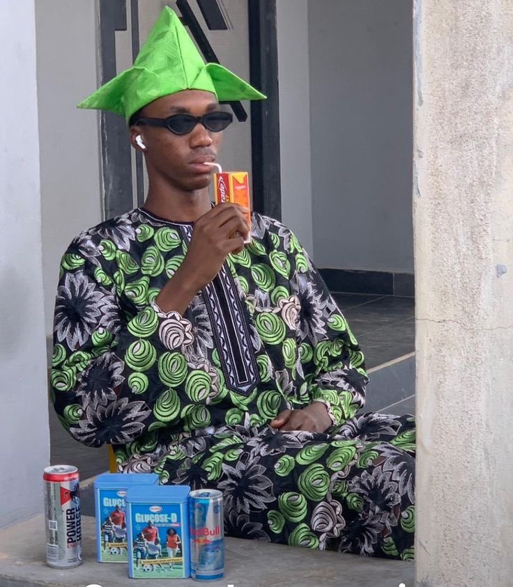 You nor dey engage, ur nor dey follow...ur own nah just to laugh and scroll. Nor worry.