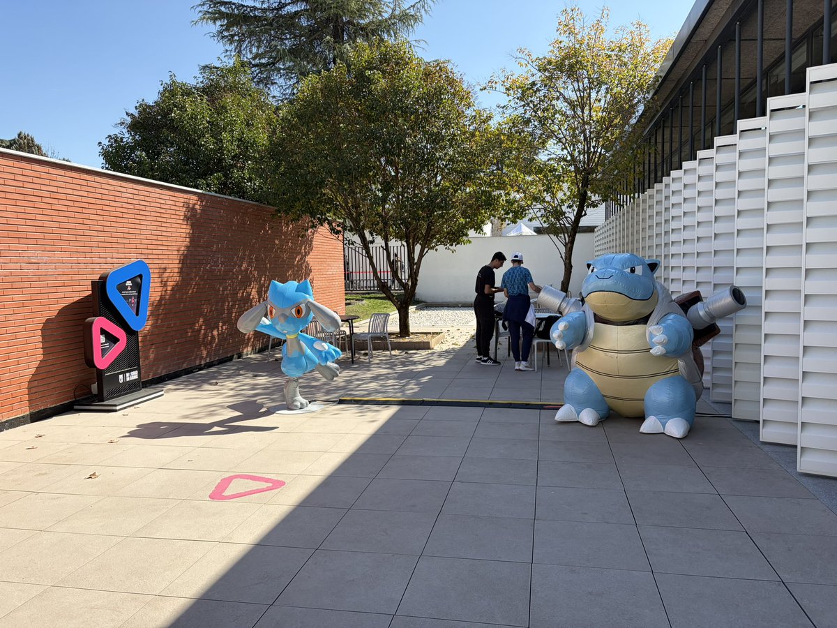 soyestertxu's tweet photo. Aquí estamos!! #PokemonGoMadrid https://t.co/R9J0Ug82uE
