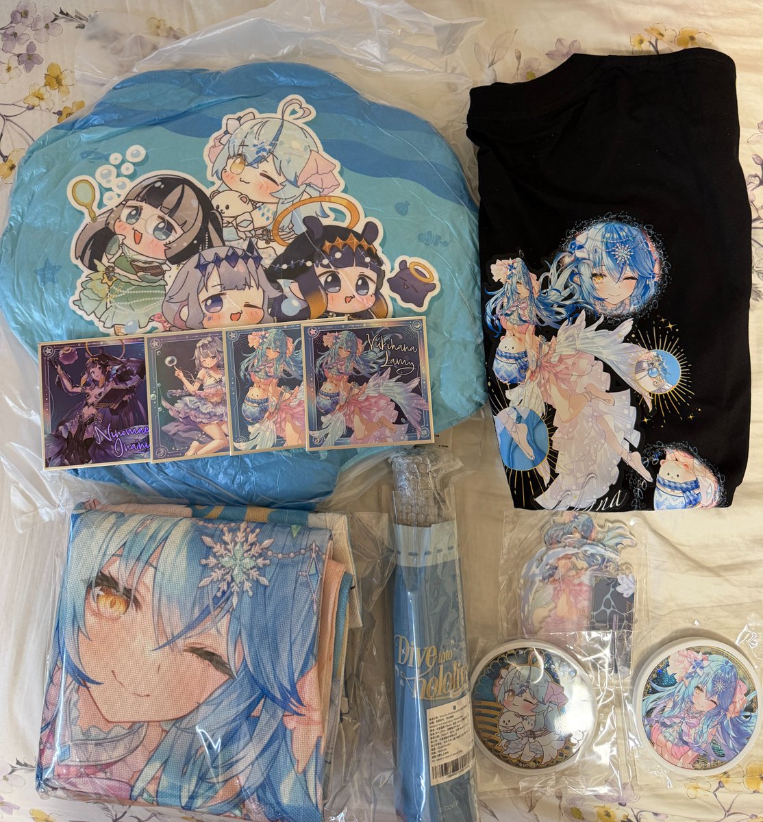 Shirairika's tweet photo. Dive into hololive!!!
今日ホロライブコラボ「海洋科技博物館」に行ってきた！
ラミィちゃんの戦利品もいっぱい買ってきたｗイラストかわいい！
色紙はラミィちゃんの通常＆特別どっちも引けた👀✨
楽しかったよ！！！
#diveintohololive 
#おうちにラミィ https://t.co/jwtic0dGnd