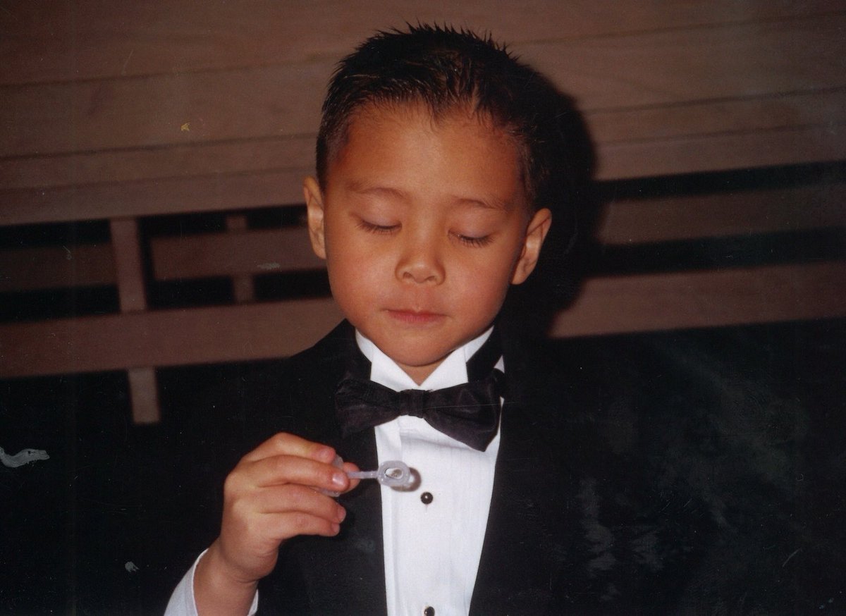 “ขี้งอนนักเปนไงอ่ะ ได้ไอ้เปี๊ยกมาคนนึง
จะงอนอีกปะ?”

“ก็พี่ชอบแอ็คหล่อทำไมอ่ะ?”

“นั่น เปี๊ยกเตรียมตั้งชื่อน้องเลย”