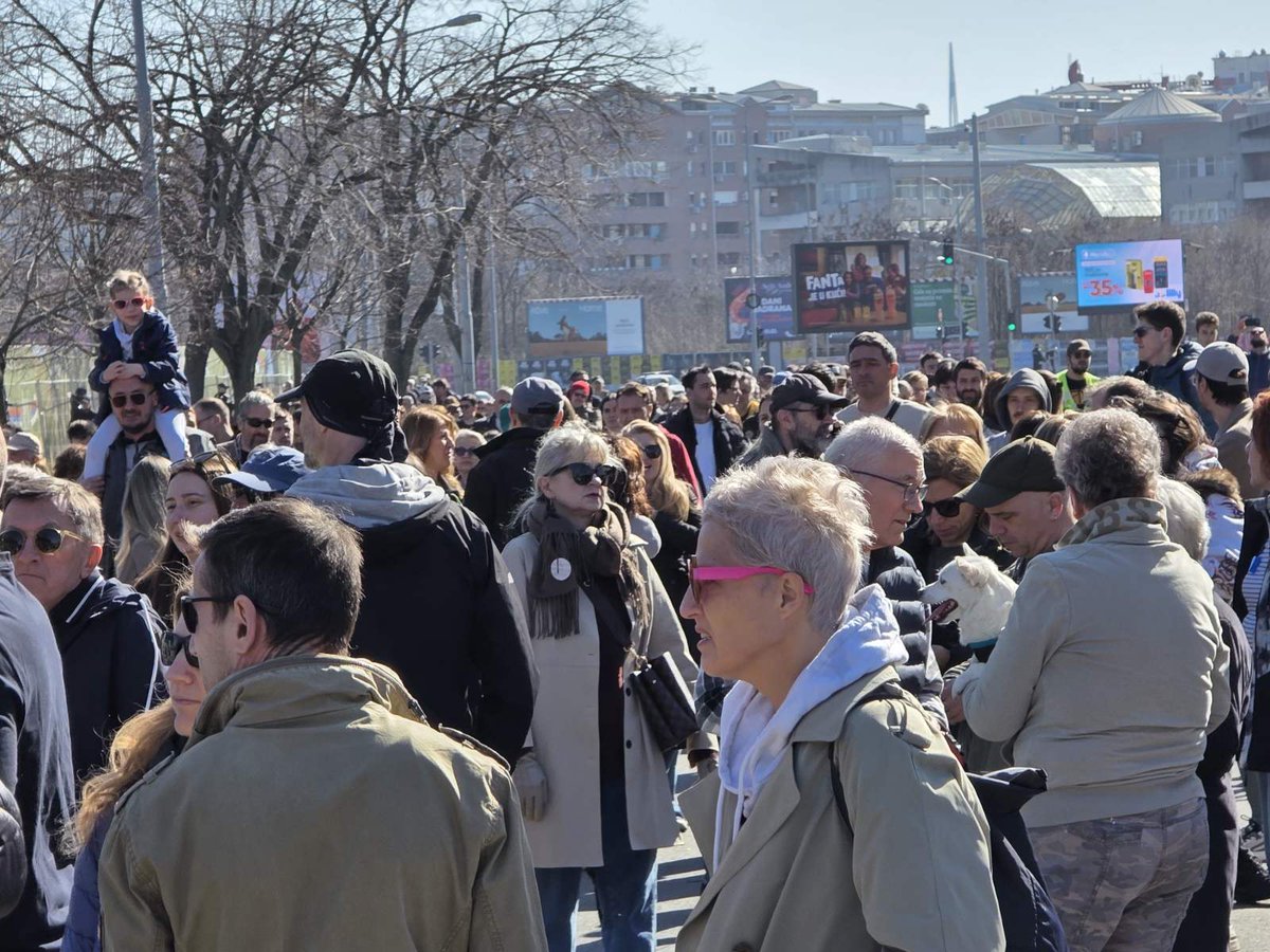 Vlast planira akvarijum na  Ušću, iako su građani jasno rekli NE.

Umesto stvarnih potreba ljudi – dobijamo beton i projekte za slikanje.

Ne damo  Park prijateljstva!