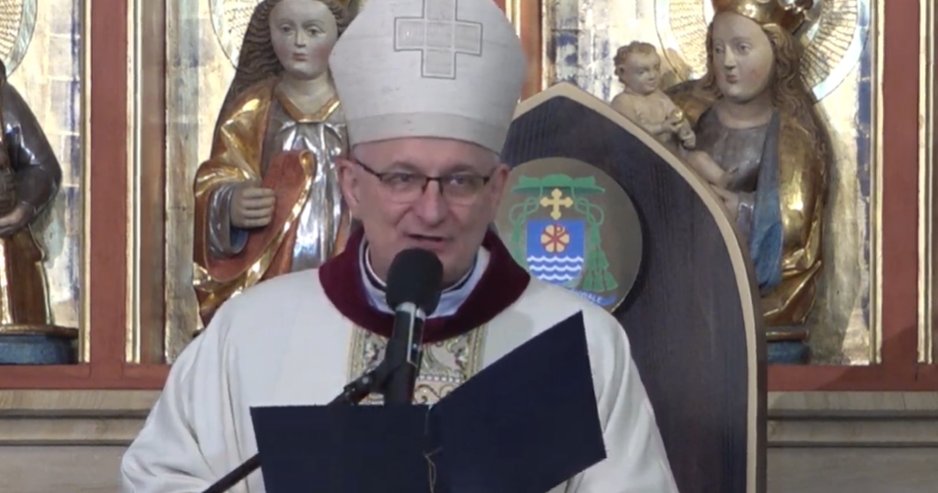 EpiskopatNews's tweet photo. Podziękowaniami za obecność i wspólną modlitwę zakończył się #ngres bp. Krzysztofa Zadarki do katedry w Koszalinie.
Niech Duch Święty obdarza potrzebnymi łaskami w prowadzeniu Kościoła koszalińsko-kołobrzeskiego! https://t.co/v0TBPhYdgZ