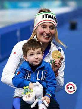 PasqualeR_ITA's tweet photo. Oggi la vera trasgressione è una mamma che porta in trionfo il suo bambino e non slinguazzare come gatte in calore https://t.co/a2bQeV9T3O