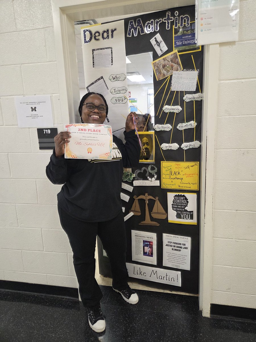 CynthiaByron4's tweet photo. I would like to thank our teachers for their time, effort, and commitment to fostering a culture of literacy in our school. #InfluenceMatters #WarHawksRead @MMS_HCS https://t.co/etpBufGsed