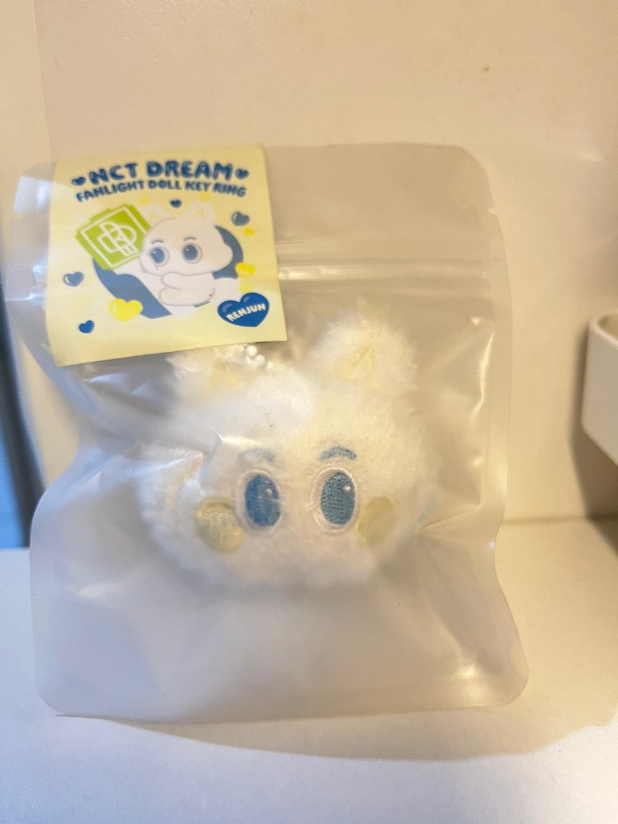 𝑹𝒊 tweet media