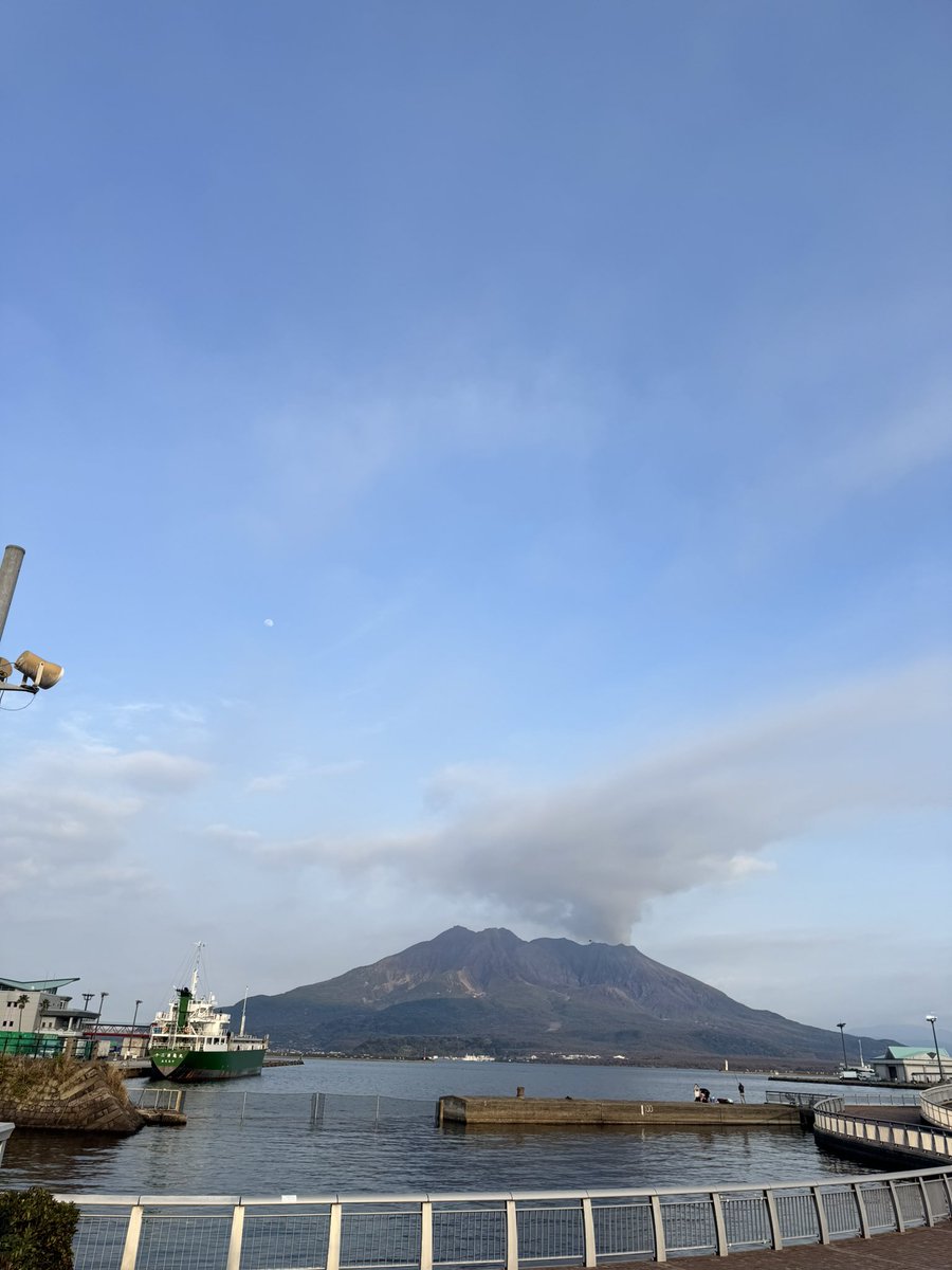 319Yukome's tweet photo. 初！鹿児島🗻

明日は全国各地でマラソンが☀️

熱中症対策しっかりして
3月みんなで良いスタート切りましょ🏃‍♀️🌸

熱中症対策サプリとして「RED-Q」が
春から本格販売されます❕
気になる方ぜひ1度お試しください✨

https://t.co/swD8naxhA7  ←💊

 #鹿児島マラソン 
 #ナラックス
 #佐藤薬品工業 https://t.co/HmIFtBGqBh