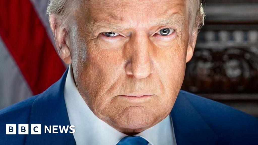 DesiBuzzFeed's tweet photo. The US government is asking for a delay in tariff refund cases after losing in the Supreme Court. Trump is fuming and wants a rehearing while the feds argue for a slower process. This move keeps massive payouts on hold. https://t.co/fWbBkEjG57