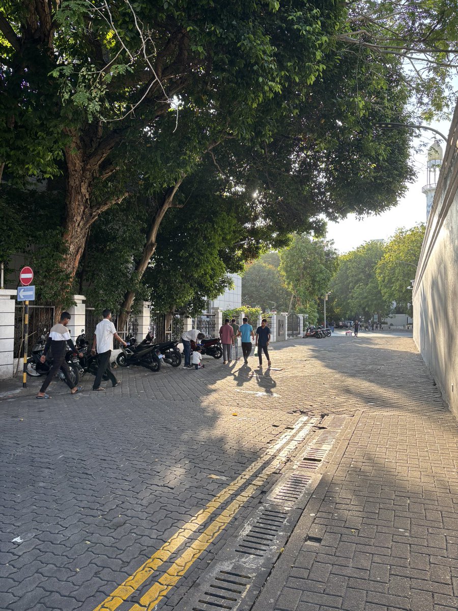 Good evening from capital #MaleCity